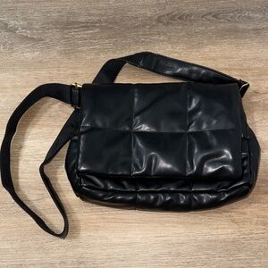 Black Quilted Crossbody Puffer Bag